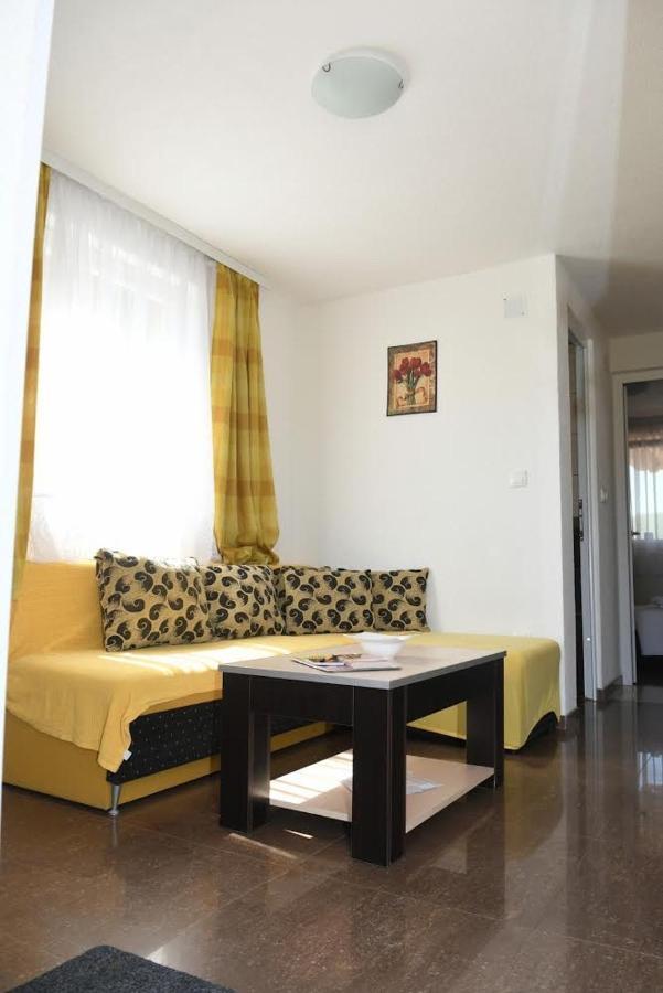 Apartmán Sobe Alex Veliko Gradište Exteriér fotografie